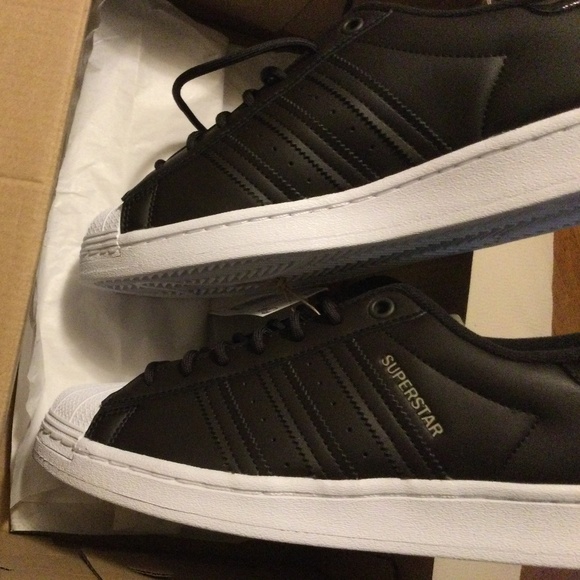 NWB NWT Adidas Superstars Originals GX4360 Brown Gold Size 42 White Shell Clam - Picture 8 of 15